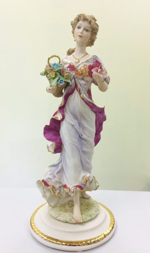 Статуэтка "Девушка с корзиной цветов" Vittorio Sabadin (Италия)