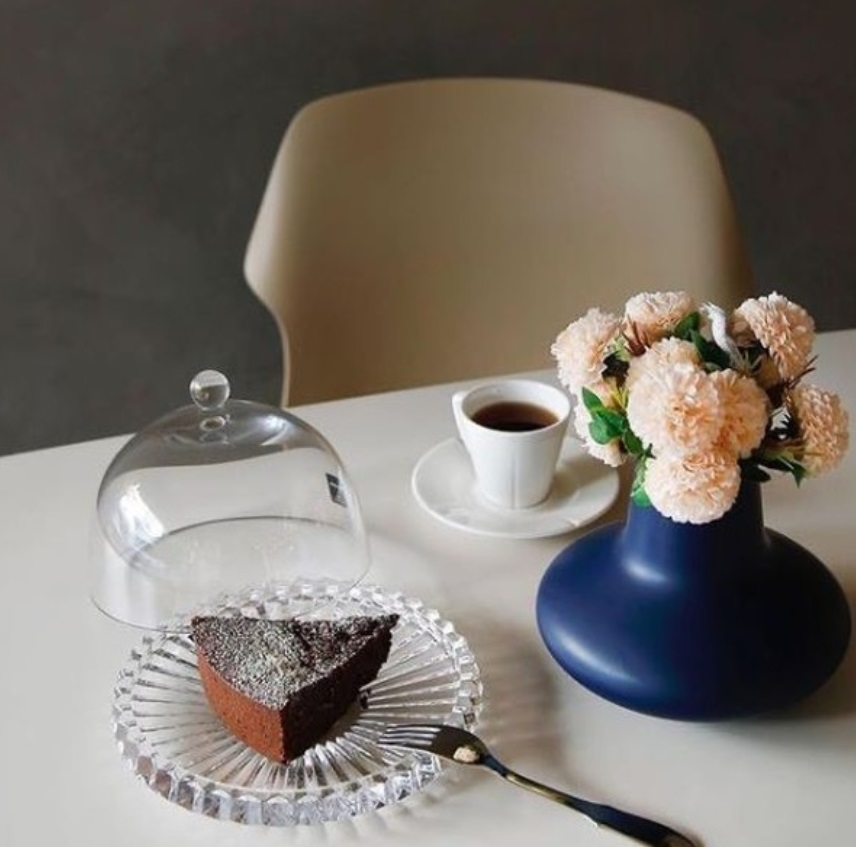 Блюдо круглое с крышкой 18см. Crown Jewel, Словения Блюдо круглое с крышкой 18см. Crown Jewel, Словения