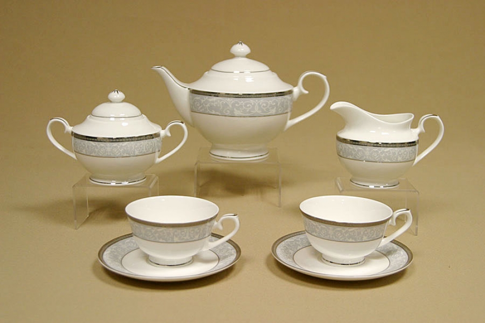Чайный сервиз Кружевница на 6 персон 17 предметов, Japonica, костяной фарфор, Япония Чайный сервиз Кружевница на 6 персон 17 предметов, Japonica, костяной фарфор, Япония