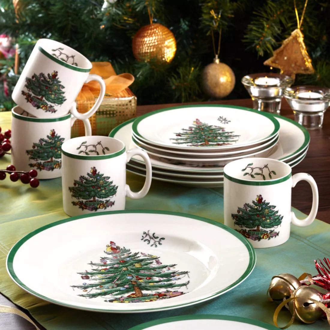 Блюдо овальное 28 см Spode Рождественская ель, Англия Блюдо овальное 28 см Spode Рождественская ель, Англия